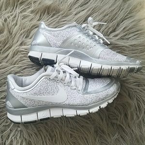 NIKE Free 5.0 Sneakers